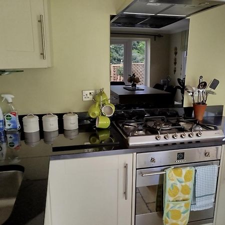 3 Bedroom Cottage In Sunninghill, Ascot 外观 照片