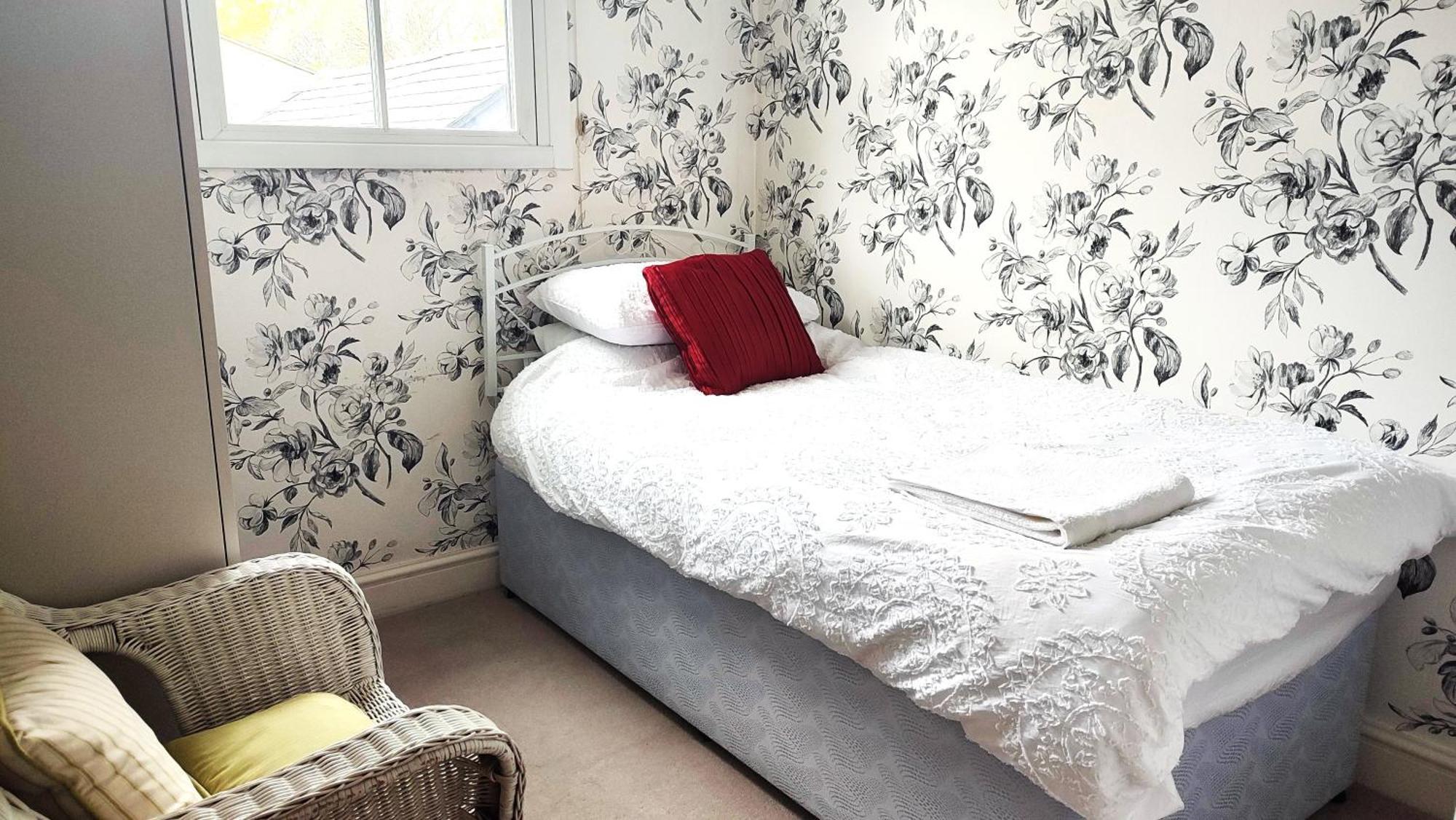 3 Bedroom Cottage In Sunninghill, Ascot 外观 照片